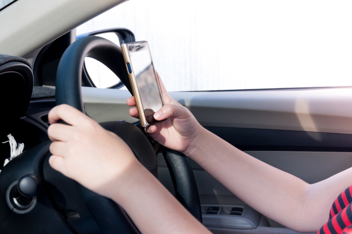The Dangers of Mobile Phone Use While Driving